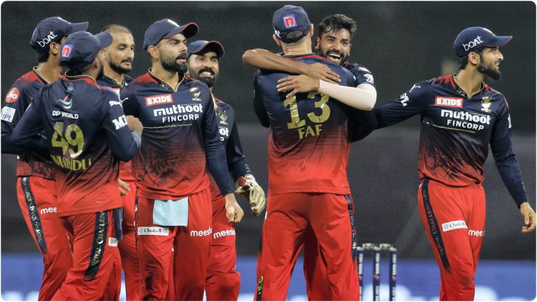 CSK vs RCB, IPL 1st Match Live Score Update: सीएसकेला चौथा धक्का, 22 धावा करून डॅरिल मिशेल बाद,  धावसंख्या 100 धावा पार