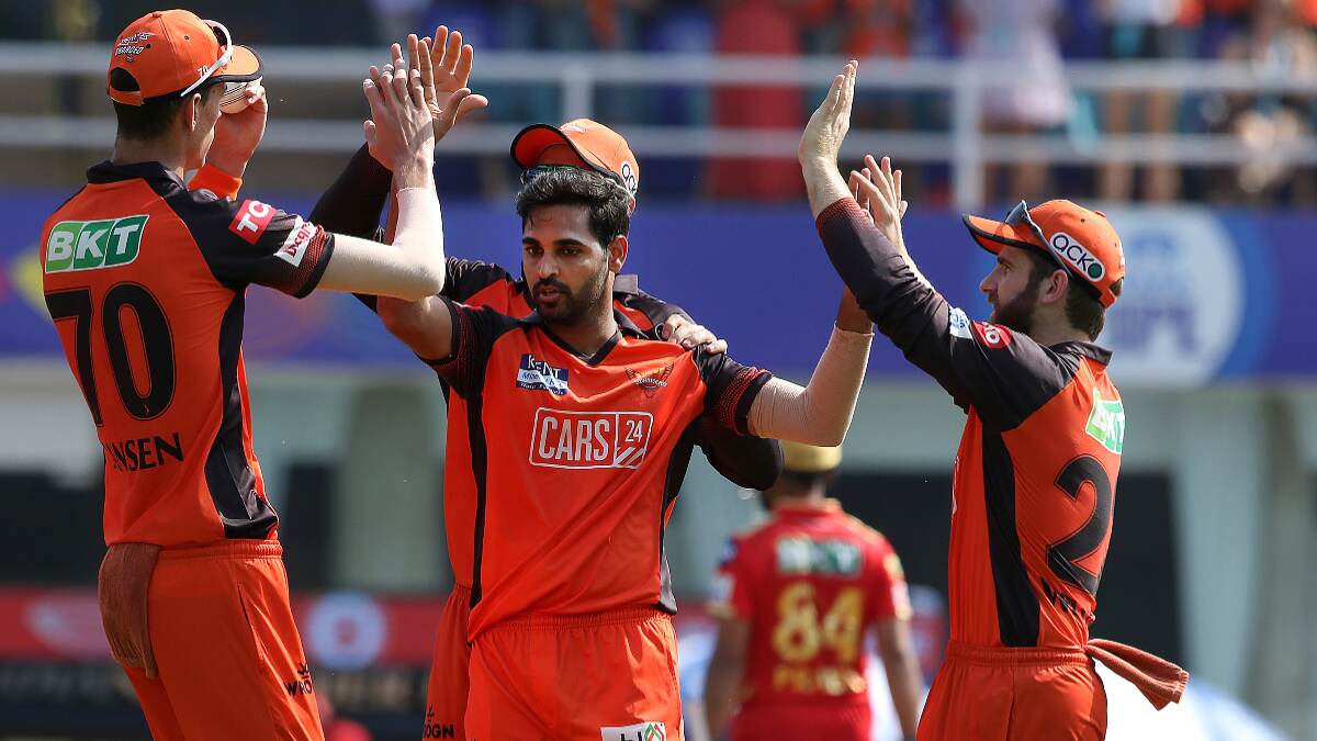 IPL 2022, PBKS vs SRH: उमरान मलिकच्या घातक गोलंदाजीसमोर Liam Livingstone ची झंझावाती खेळी फिकी पडली, हैदराबादने पंजाबला 151 धावांत रोखले