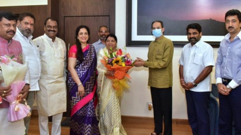 कोल्हापूर उत्तर विधानसभा पोटनिवडणुकीत विजयी झालेल्या जयश्री जाधव यांनी घेतली मुख्यमंत्र्यांची भेट