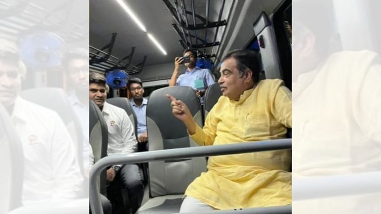 Electric Bus: सोलापुरातल्या प्रिसिजन ग्रुपने तयार केलेल्या इलेक्ट्रिक बसची केंद्रीय मंत्री नितीन गडकरींकडून पाहणी