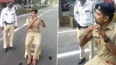 Mumbai Police Constable Video: 'संदेशे आते हैं..' च्या सुरावर मुंबई पोलिस कॉन्स्टेबलने वाजवली बासरी; व्हायरल व्हिडिओ पाहून लोक झाले फॅन, Watch Video