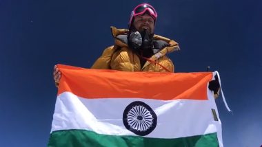 Tricolour on Everest: विंग कमांडर Vikrant Uniyal यांनी एव्हरेस्टवर फडकवला तिरंगा; गायले राष्ट्रगीत (Watch Video)