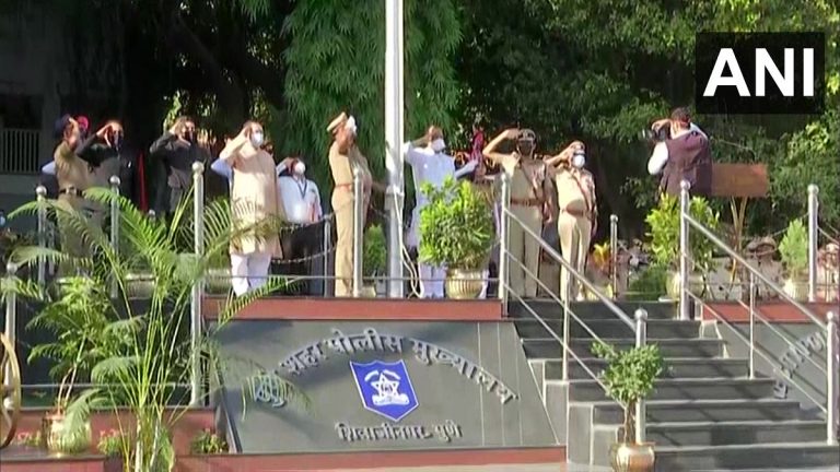 Maharashtra Day 2022: महाराष्ट्र दिनानिमित्त उपमुख्यमंत्री अजित पवार यांच्या हस्ते पुणे येथे ध्वजारोहण