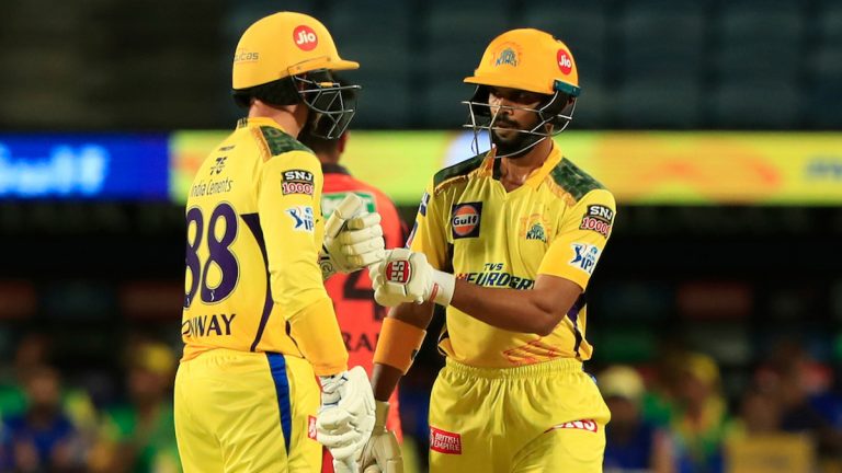 IPL 2022, SRH vs CSK Match 46: सनरायझर्सचा डाव फसला; ऋतूराज गायकवाड- डेव्हन कॉन्वेच्या तोफखान्यासमोर हैदराबादच्या गोलंदाजांची शरणागती, चेन्नईने केल्या 202 धावा