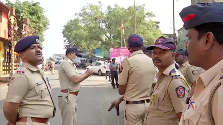 Loudspeaker Row in Maharashtra: मनसे कडून पुण्यात कसबा पेठ परिसरातील Puneshswar Hanuman Temple मध्ये महाआरतीच्या पार्श्वभूमीवर पोलिस सुरक्षेत वाढ