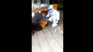 Viral Video: तिच्या दोन्ही हातांवर ठेवले गुडघे, दाबून धरले तोंड; जमिनीवर लोळवून कोवडी टेस्ट