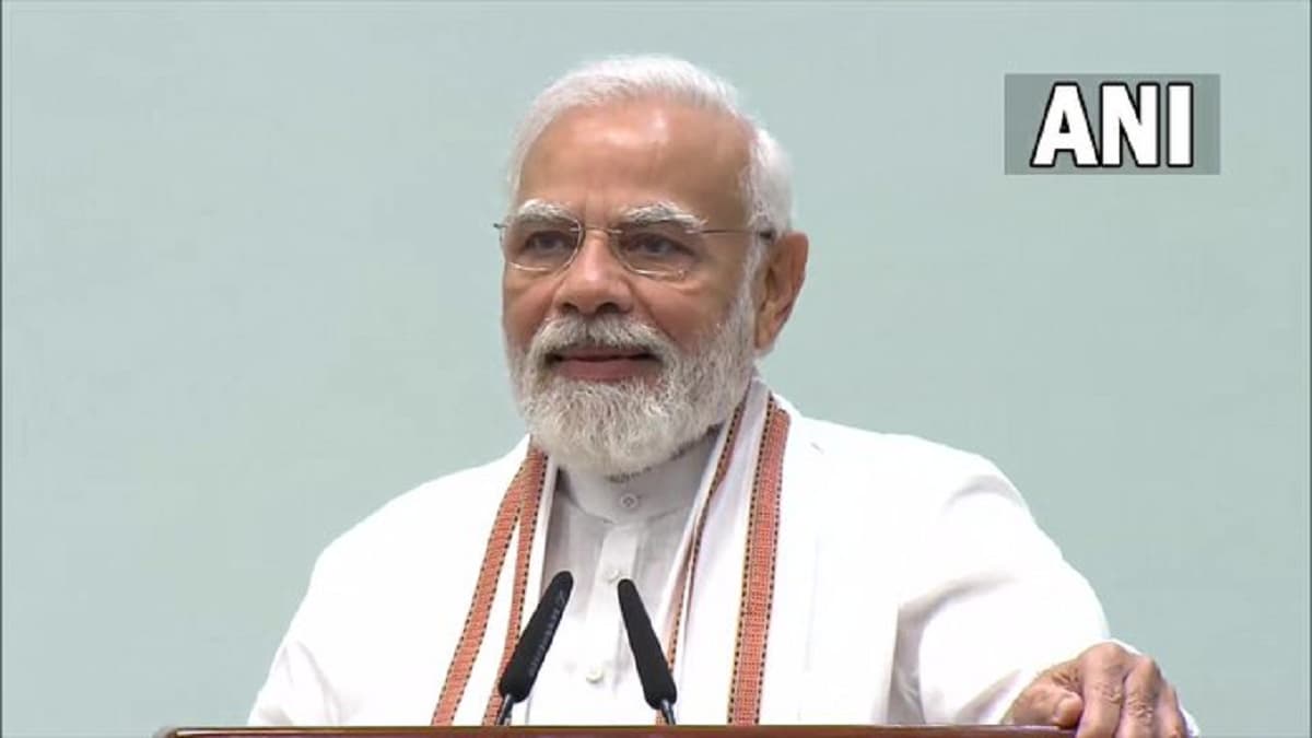 PM Narendra Modi Congratulates D Gukesh: पंतप्रधान मोदींनी डी गुकेश चे अभिनंदन; मॅग्नस कार्लसनवरील ऐतिहासिक विजयाचे केले कौतुक