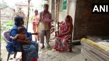 मानवतेला काळिमा! मुलाचा मृतदेह देण्यासाठी हॉस्पिटलने मागितले 50 हजार रुपये; गरीब आई-वडिलांवर लोकांसमोर भिक मागण्याची वेळ (Watch Video)