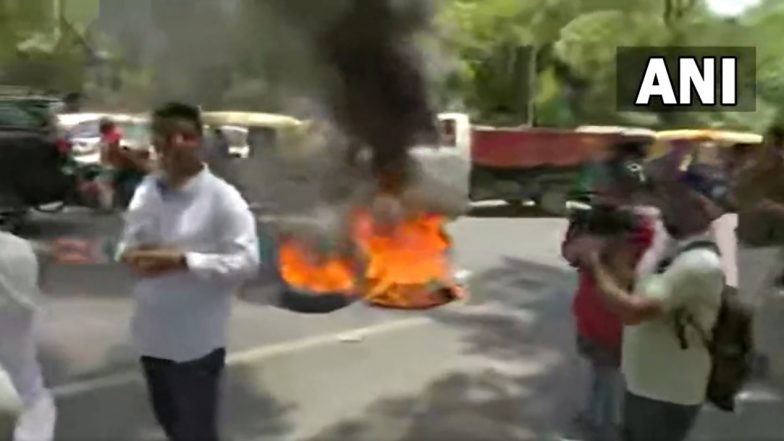 National Herald Case: राहुल गांधी ईडीकडून कार्यालयात चौकशी, आक्रमक काँग्रेस कार्यकर्त्यांनी जाळले टायर