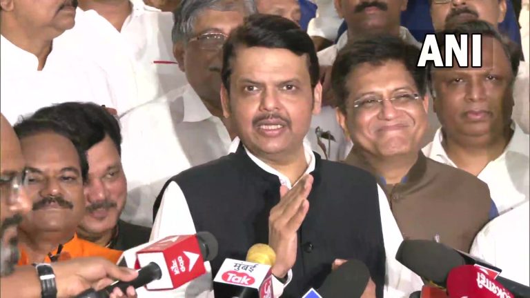 Devendra Fadnavis On Rahul Gandhi: गांधी कुटुंबाने दोन हजार कोटींची संपत्ती केली हडप - देवेंद्र फडणवीस