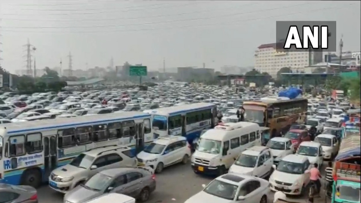 Mumbai-Goa Highway: मुंबई-गोवा महामार्गावर मोठी वाहतूक कोंडी; गाड्यांच्या रांगाच रांगा