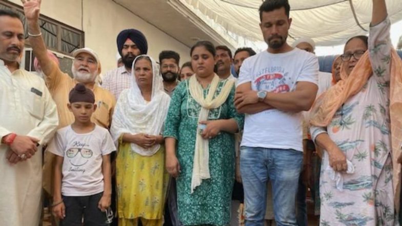 Dalbir Kaur Dies: Sarabjit Singh ची बहीण दलबीर कौर यांचं निधन; अभिनेता Randeep Hooda ने अंत्यविधी करत पूर्ण केलं वचन