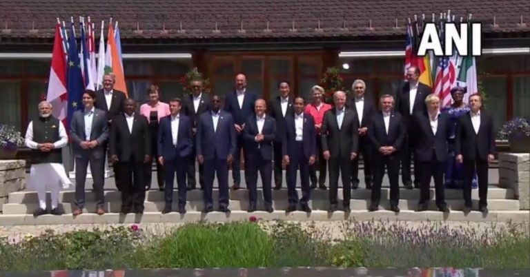 G-7 Summit: G-7 शिखर परिषदेत सहभागी होण्यासाठी पंतप्रधान मोदी पोहोचले, सदस्य-अतिथी देशांच्या राष्ट्रप्रमुखांसोबत काढले फोटो