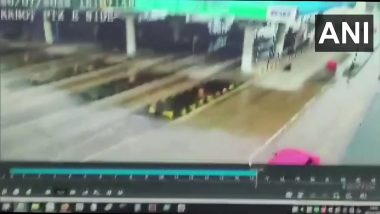 Karnataka Accident: कर्नाटकमध्ये भीषण अपघात; भरधाव वेगाने जाणारी रुग्णवाहिका टोल प्लाझावर आदळली, पहा अंगावर काटा आणणारा व्हिडीओ (Watch)
