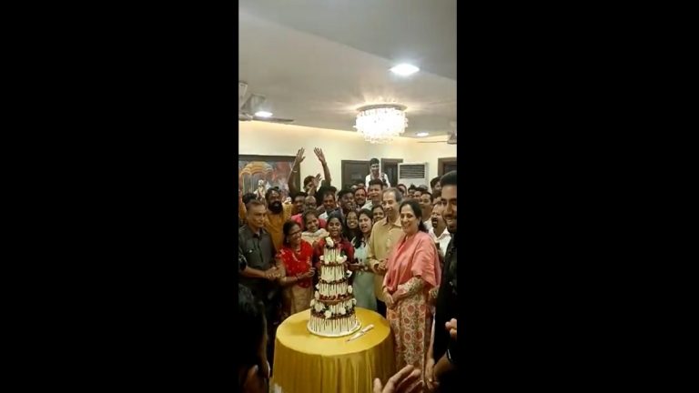 Uddhav Thackeray Birthday Celebration: उद्धव ठाकरे यांच्या वाढदिवसानिमित्त शिवसैनिकांचा मातोश्री येथे जल्लोष