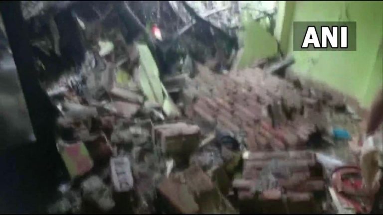 Landslide In Ghatkopar: मुंबईत धुव्वाधार पावसामध्ये Panchsheel Nagar भागात कोसळली दरड