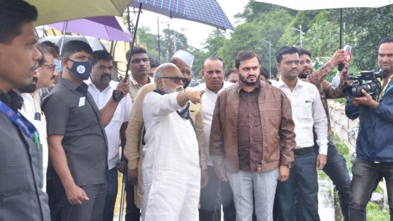 Nashik: छगन भुजबळांनी केली नाशिकच्या पूरपरिस्थितीची पाहणी, टप्याटप्याने पाण्याचा विसर्ग करण्यात यावा