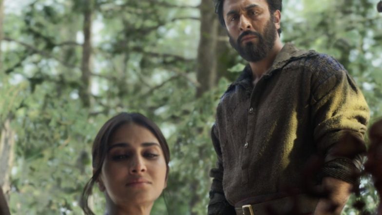 Shamshera Box Office Collection Day 2: वीकेंड असूनही 'शमशेरा'ची अवस्था बिकट, दुसऱ्या दिवशी एवढ्या कोटींच झाल कलेक्शन