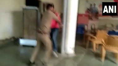 UP: तरुणाची पोलीस अधिकाऱ्याला मारहाण, मारहाणीचा व्हिडिओ व्हायरल