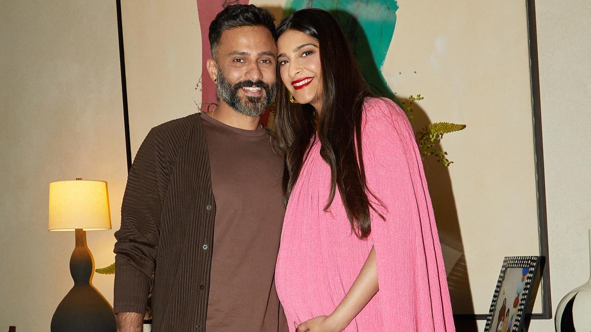 Sonam Kapoor Blessed with a Baby Boy: सोनम कपूरने दिला गोंडस मुलाला जन्म; Neetu Kapoor ने आजोबा Anil Kapoor चं केलं अभिनंदन