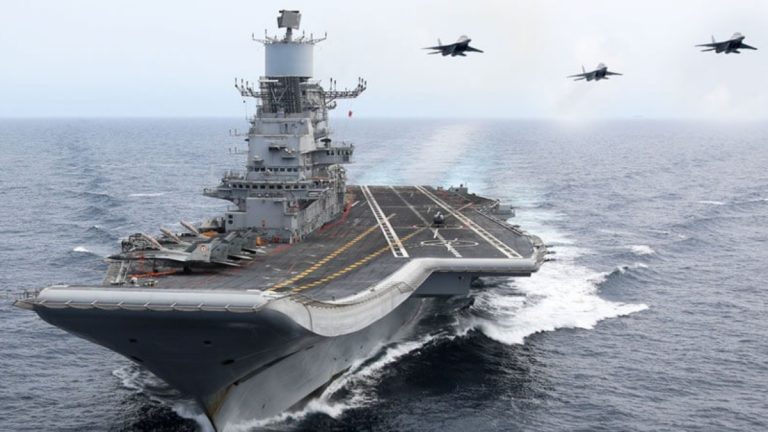 Indian Navy Operation: भारतीय नौदलाचा समुद्री चाच्यांवर कारवाई! व्यापारी जहाज वाचवण्यासाठी कमांडो ऑपरेशन