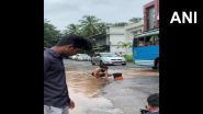 Viral Video: पावसाळ्यातील खड्ड्यांबाबत तरुणांचे हटके आंदोलन; रस्त्यावरच आमदाराच्या गाडीसमोर केली अंघोळ व योगा (Watch)