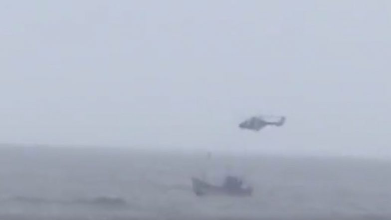 Indian Coast Guard: भारतीय तटरक्षक दलाकडून समुद्रात अडकलेल्या मासेमारी बोटीतून 10 मच्छिमारांची केली सुटका