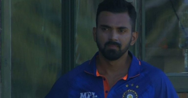 KL Rahul ने राष्ट्रगीतापूर्वी असे केले काही की चाहत्यांची जिंकली मने (Watch Video)