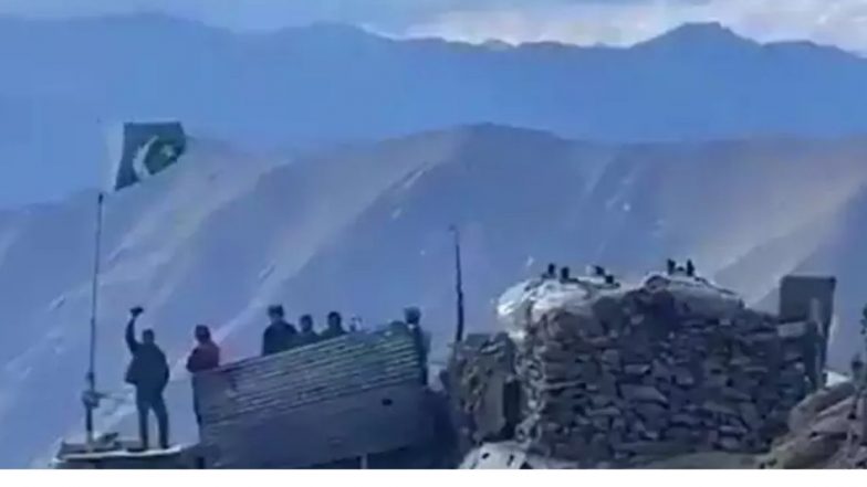 LOC वर सिद्धू मूस वालाच्या 'बंबीहा बोले' या गाण्यावर भारतीय आणि पाकिस्तानी सैनिकांचा नृत्य (Watch Viral Video)