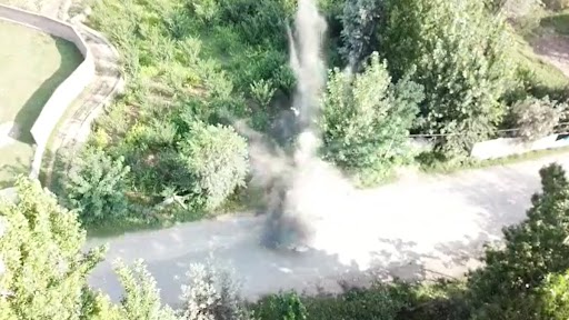 Pulwama मध्ये Circular road परिसरामध्ये 25-30 किलोचा IED सापडला; सुरक्षा दलाकडून डिफ्युज