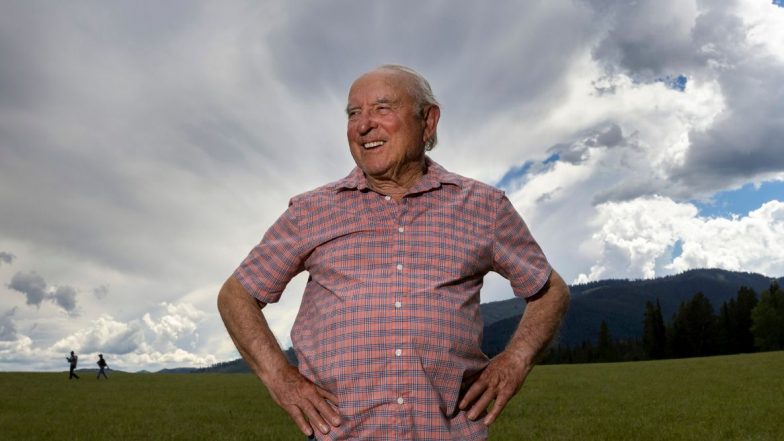 अब्जाधीश आणि Patagonia चे संस्थापक Yvon Chouinard यांनी संपूर्ण कंपनी केली दान; पर्यावरण रक्षणाचा घेतला आहे ध्यास