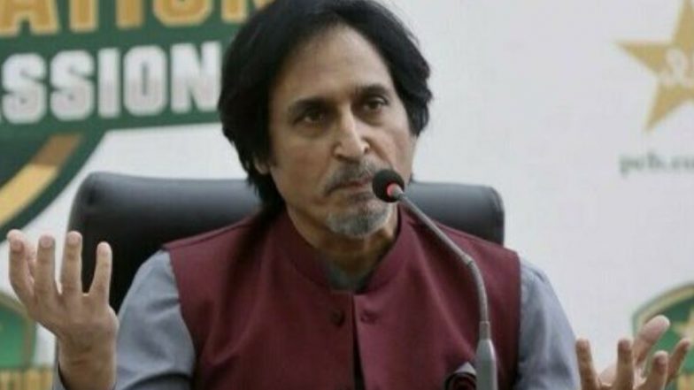 Asia Cup Final 2022: पीसीबी प्रमुख रमीझ राजा यांना संघाचा पराभव पचावला नाही; भारतीय पत्रकाराचा फोन हिसकावला, म्हणाले- तुम्हाला तर आनंद झाला असेल (Watch Video)