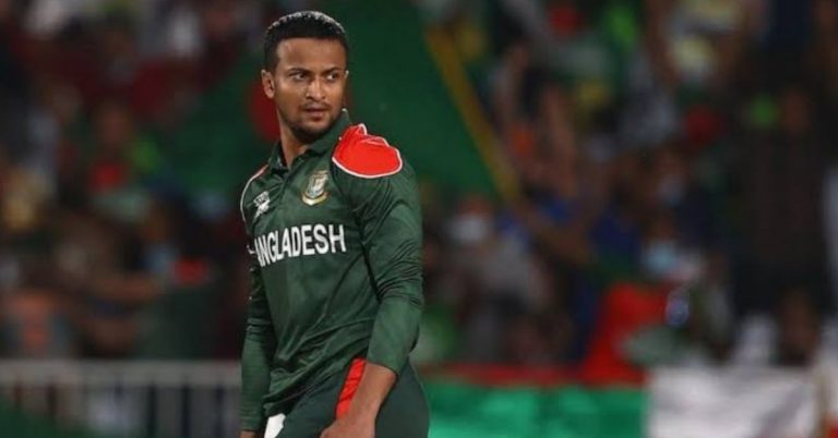 Shakib Al Hasan Ruled Out Of Match vs AUS: कर्णधार शकीब अल हसन बोटाला फ्रॅक्चर झाल्यामुळे आयसीसी विश्वचषक उर्वरित सामन्यातून बाहेर