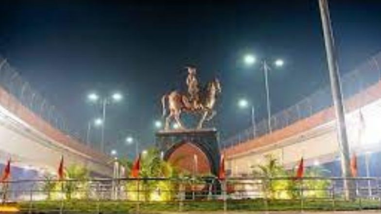Aurangabad: मुख्यमंत्री एकनाथ शिंदेंनी अनावरण केलेल्या शिवाजी महाराजांच्या पुतळ्याचे राष्ट्रवादीच्या कार्यकर्त्यांकडून दुग्धाभिषेक घालून शुद्धीकरण