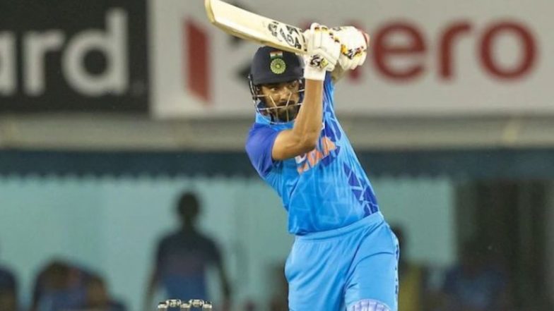 KL Rahul SIX: राहुलने तिसऱ्या षटकात सामन्यातील पहिला षटकार मारुन केली दमदार सुरुवात (Watch Video)