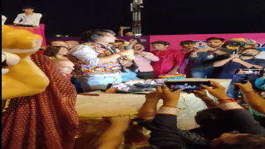 Neeraj Chopra Perform Garba Video: नीरज चोप्राने चाहत्यांसोबत केला गरबा, पहा व्हायरल व्हिडिओ