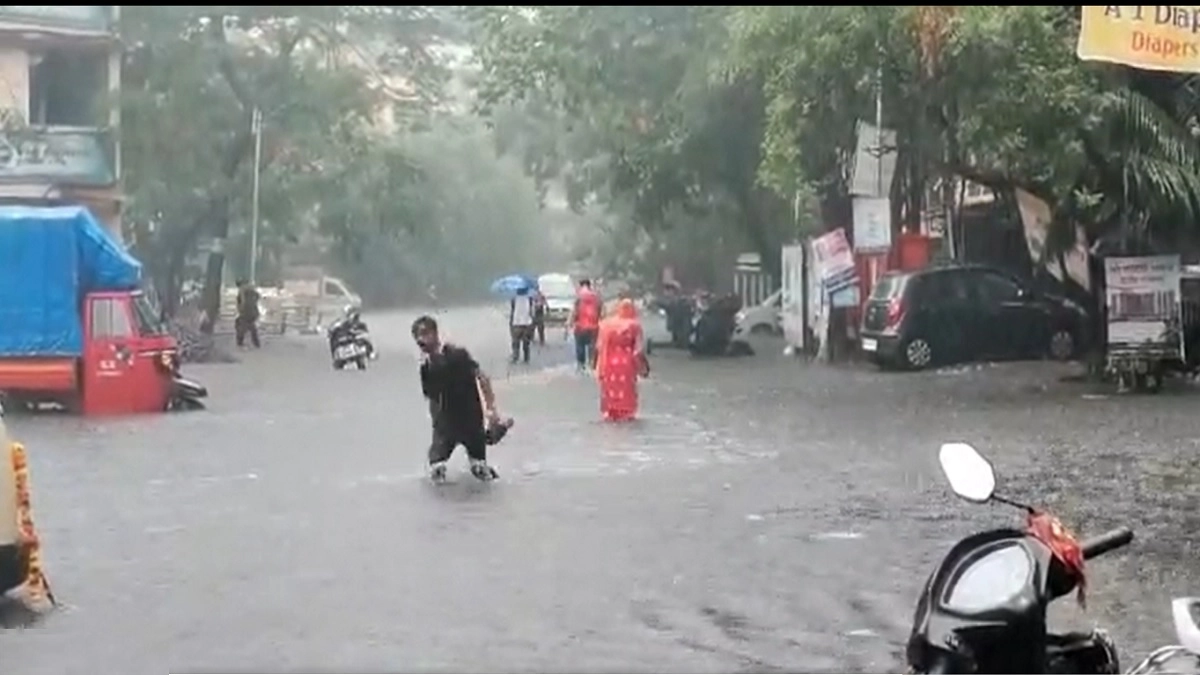 Thane Rain Update: ठाणे जिल्ह्यात कल्याण, डोंबिवली परिसरात मुसळधार पाऊस ...