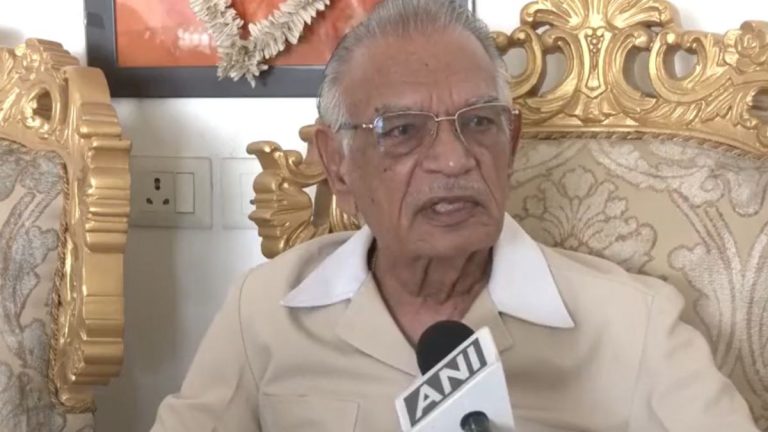 Shivraj Patil Jihad Statement Controversy: 'श्रीकृष्णाने अर्जुनाला जिहाद शिकवल्याच्या' माजी केंद्रीय गृहमंत्री शिवराज पाटील यांच्या वक्तव्यावर वातावरण पेटल्यानंतर त्यांच्याकडून स्पष्टीकरण देण्याचा प्रयत्न (Watch Video)