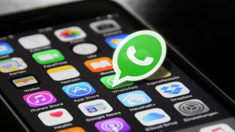 WhatsApp Down: व्हॉट्सअ‍ॅप ची सेवा मागील 30 मिनिटांपासून खंडीत