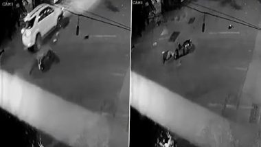 Chembur Road Accident:  चेंबुर परिसरात भरधाव वेगात असलेल्या दुचाकी-चारचाकी च्या धडकेत एकाचा मृत्यू; पहा अपघाताची काळजाचा ठोका चुकवणारी दृश्य (Watch Video)
