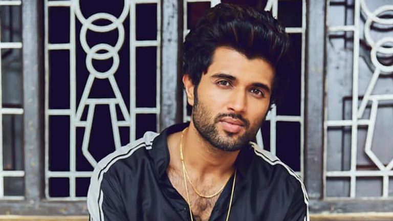 The Family Star मधील 'त्या' डायलॉगमुळे Vijay Deverakonda होतोय ट्रोल, (Watch Video)