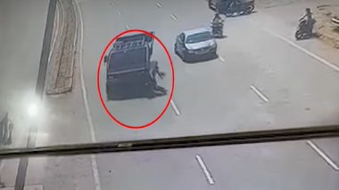 Karnataka Road Accident: धारवाड मध्ये ट्रक-बाईकची धडकेत बाईकस्वार जागीच ठार; सीसीटीव्ही मध्ये कैद झाला भीषण अपघात (Watch Video)