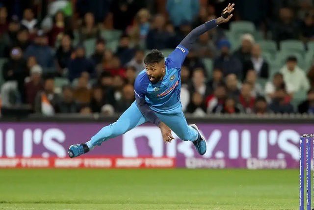 One-Handed Catch from Hardik Pandya: हार्दिक पांड्याने झिम्बाब्वेचा कर्णधार क्रेग इर्विनला केले बाद, एका हाताने घेतला जबरदस्त झेल (Watch Video)