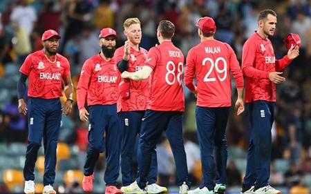 ENG Beat WI 2nd T20I 2025 Scorecard: दुसऱ्या टी-20 सामन्यात इंग्लंडचा दमदार विजय! वेस्ट इंडीजवर 4 गडी राखून मिळवला विजय; मालिकेत 2-0 आघाडी