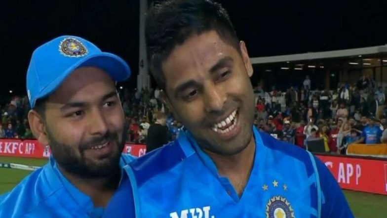 IND vs NZ 2nd T20: सूर्याच्या मुलाखती दरम्यान ऋषभ पंतची मध्येच एंट्री, मागून मारली मिठी (Watch Video)