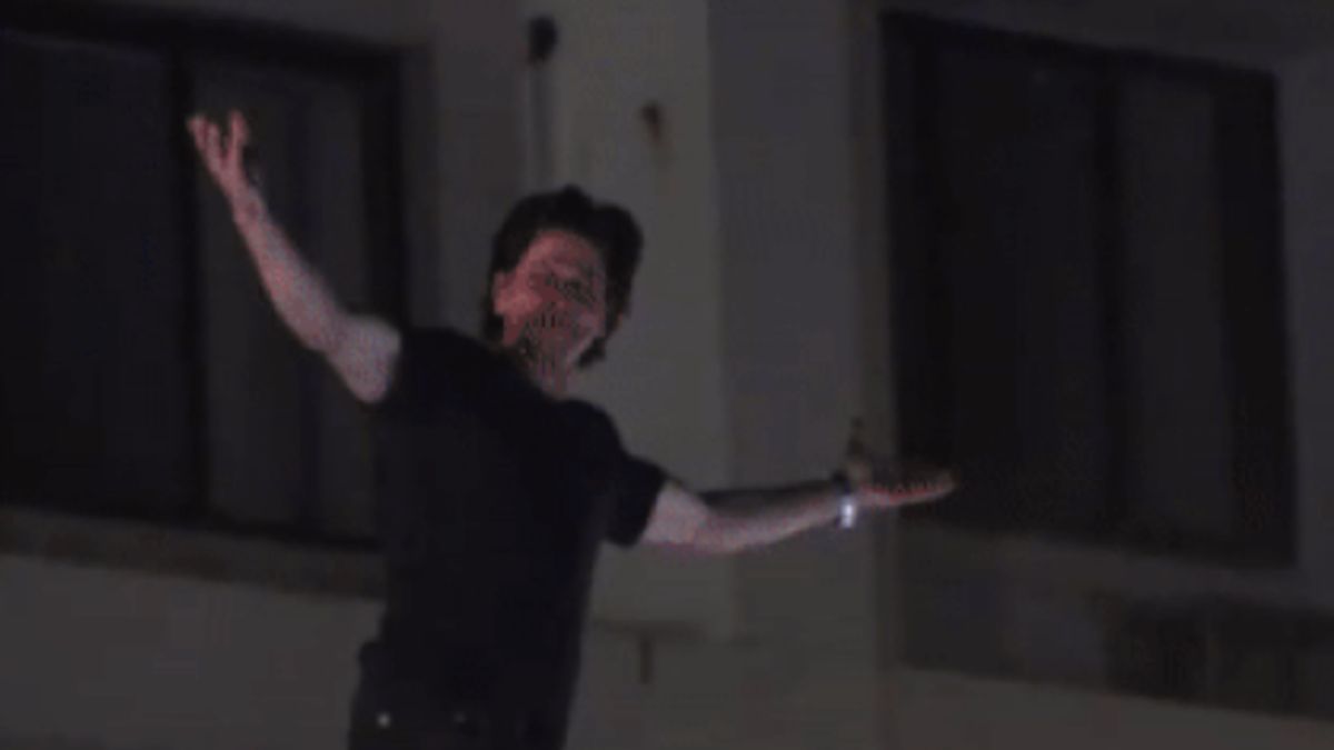 Shah Rukh Khan Greets Fans Outside Mannat On 57th Birthday. See Pics With  AbRam
