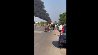 Shivshahi Bus On Fire: नाशिक पुणे महामार्गावर चालत्या शिवशाही बसला आग (Watch Video)