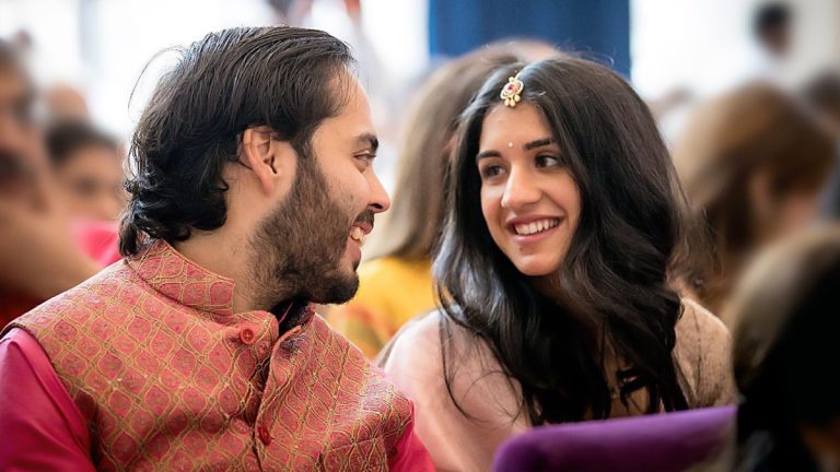 Anant Ambani and Radhika Merchant Wedding Date and Event Schedule: मुंबई च्या Jio World Convention Centre मध्ये पार पडणार अनंत-राधिका चा शाही विवाहसोहळा; पहा 12-14 जुलै दरम्यानच्या त्यांच्या लग्न विधींची आमंत्रण पत्रिका!