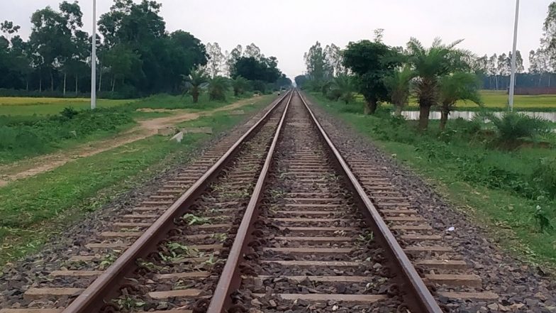 Death While Making Reels: रील्स बनवताना रेल्वेची धडक, दोघांचा मृत्यू, बिहारमधील खडगिया जिल्ह्यातील घटना (Watch Video)