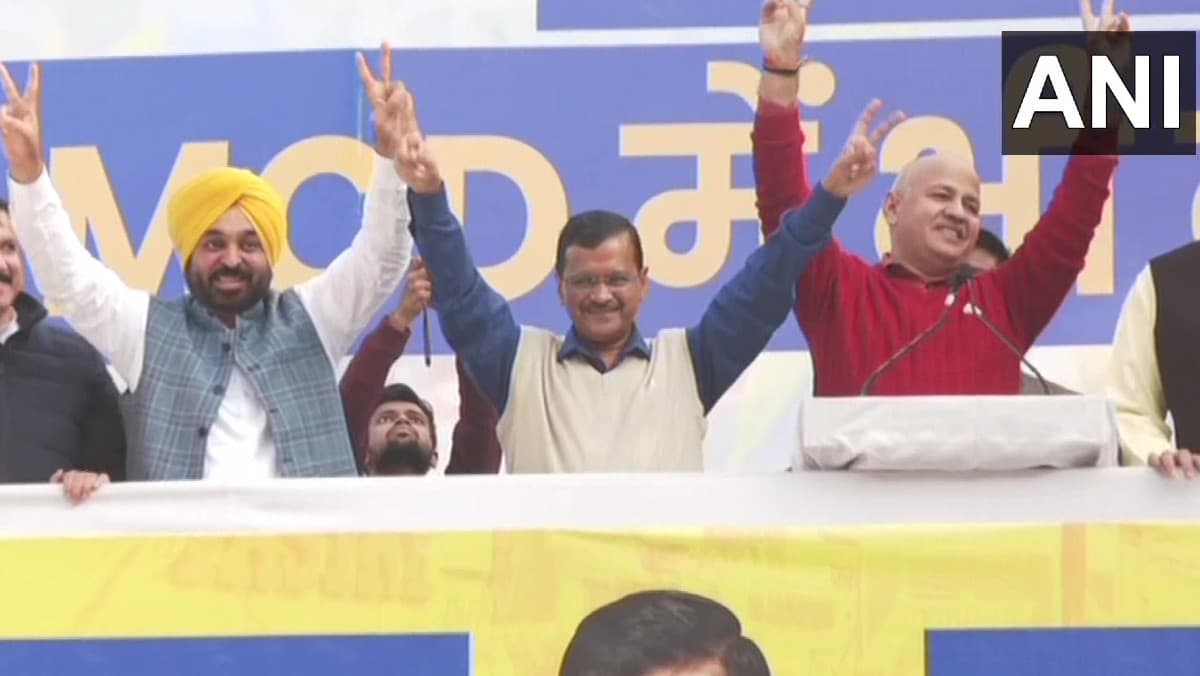 Arvind Kejriwal And AAP MLA Meeting: अरविंद केजरीवाल यांची 'आप' आमदारांसोबत बैठक, अमानतुल्ला खान अनुपस्थीत; काय झाली चर्चा?